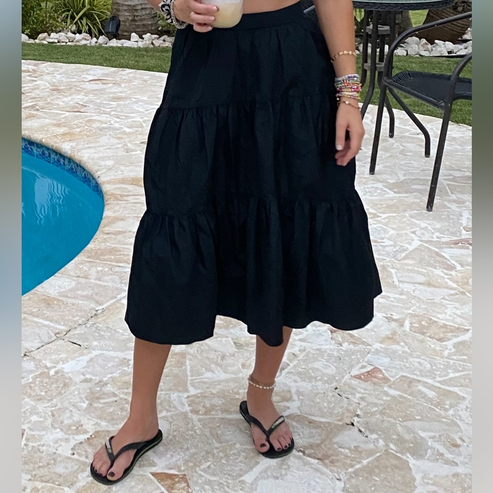 Aritzia’s Wilfred black tier skirt